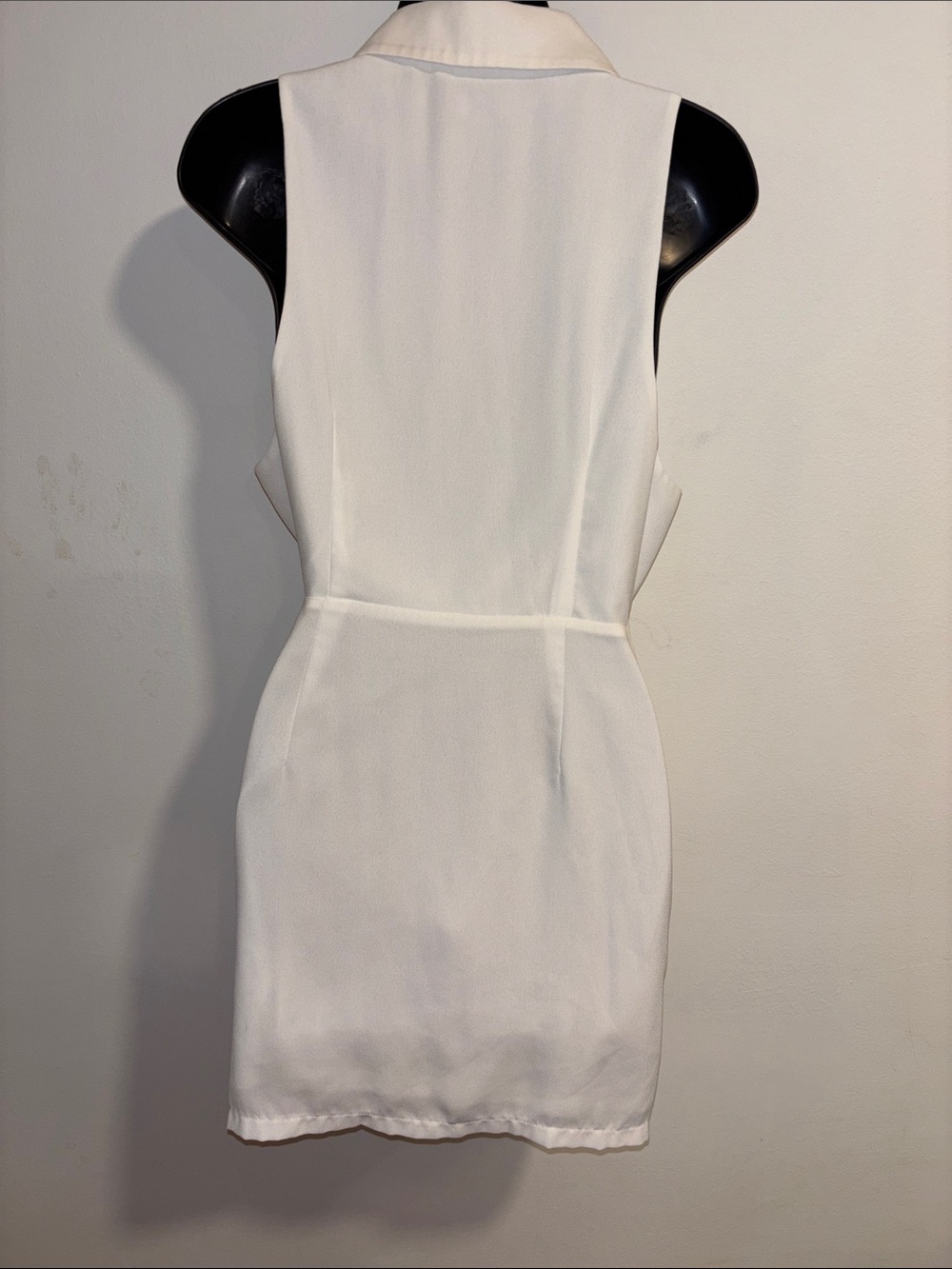 Tobi White Sleeveless Wrap Blazer Dress - Picture 9 of 11